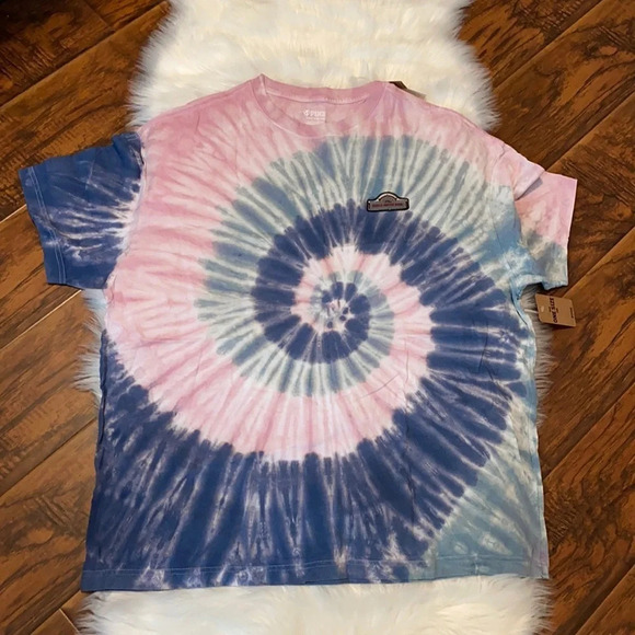 PINK One Size T-Shirt, New with Tags, up-cycled with The Great Movie Ride Patch - Picture 1 of 6